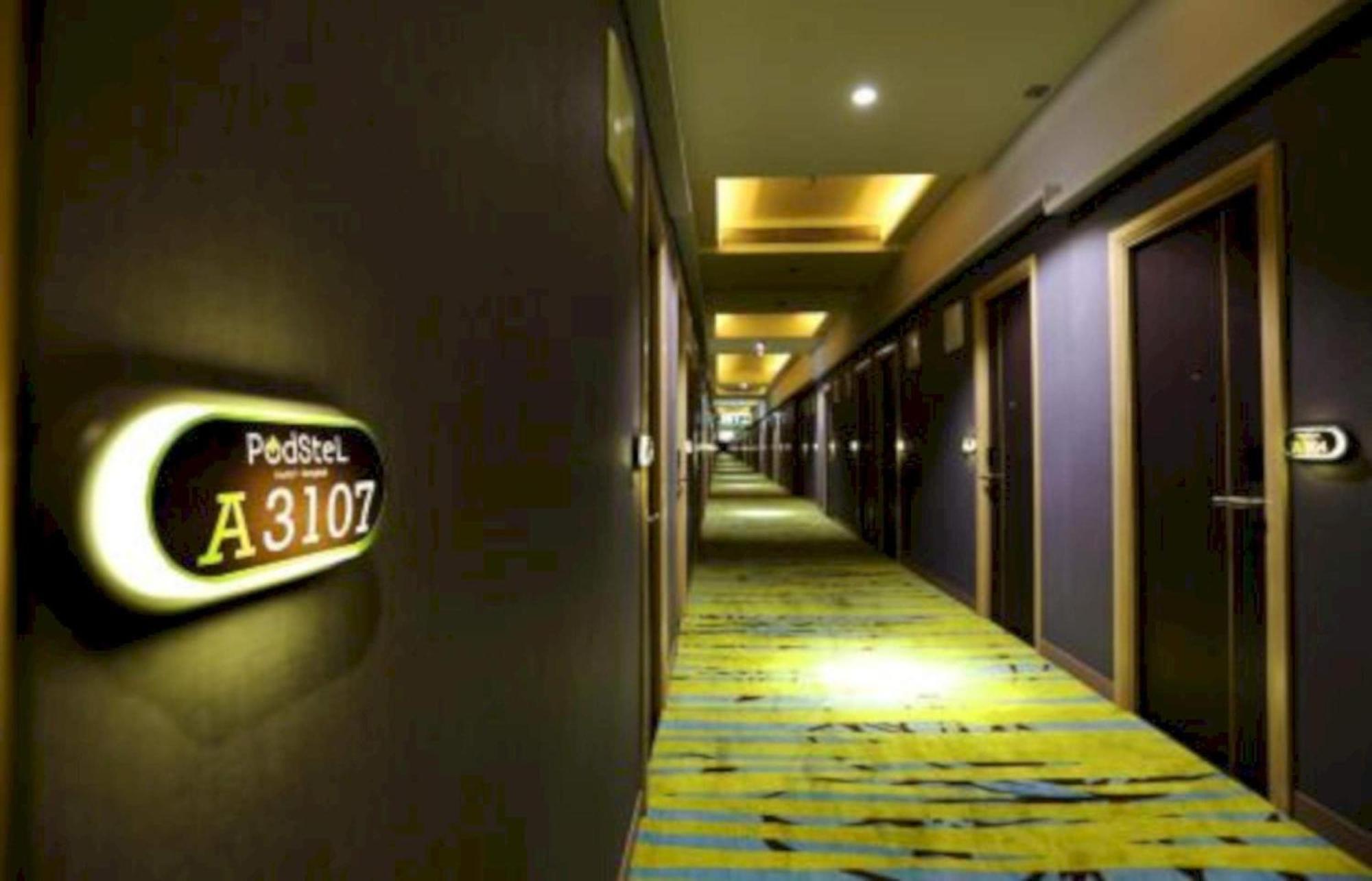 Capital O 75451 Podstel Hostel Bangkok Eksteriør billede