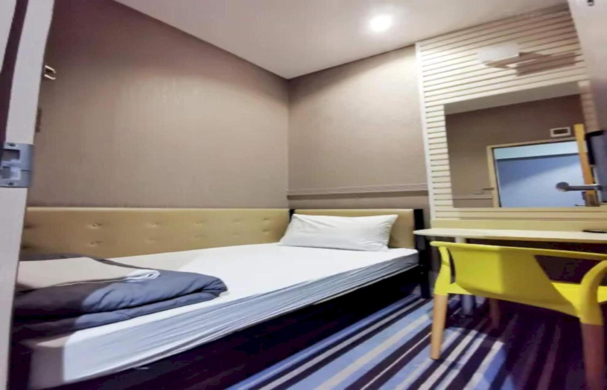 Capital O 75451 Podstel Hostel Bangkok Eksteriør billede